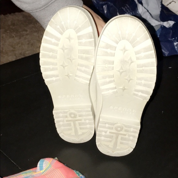 Waterproof boots lightly used - Picture 3 of 3